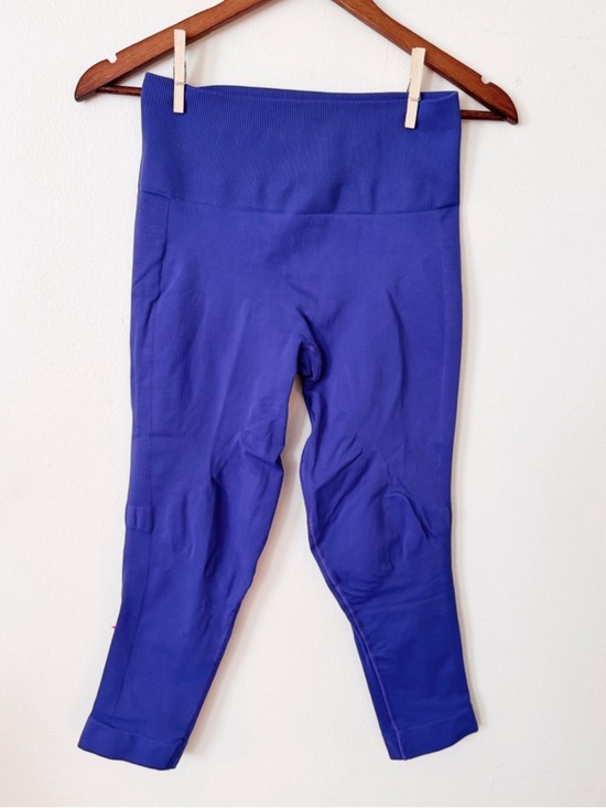 lululemon athletica Pants - Lululemon Capri compressions Cobalt Blue High-Waist Leggings size 8